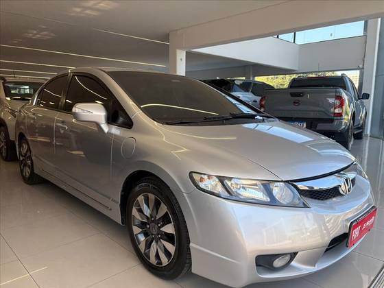 HONDA CIVIC 1.8 LXL 16V FLEX 4P AUTOMÁTICO HONDA CIVIC 1.8 LXL 16V FLEX 4P AUTOMÁTICO